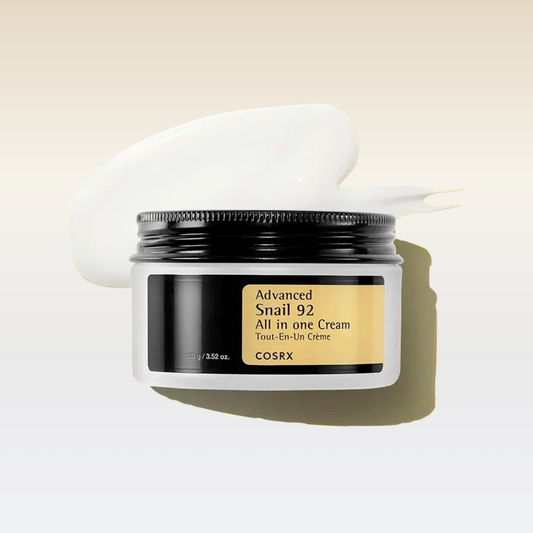 COSRX Advanced Snail 92 All In One Cream texture – silky moisturizing cream enriched with snail mucin.
