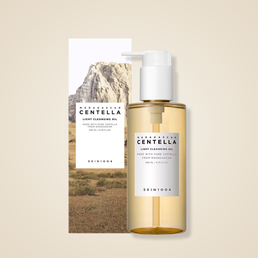 SKIN1004 Madagascar Centella Light Cleansing Oil – hydrating cleansing oil with centella asiatica, 200ml, boxed.