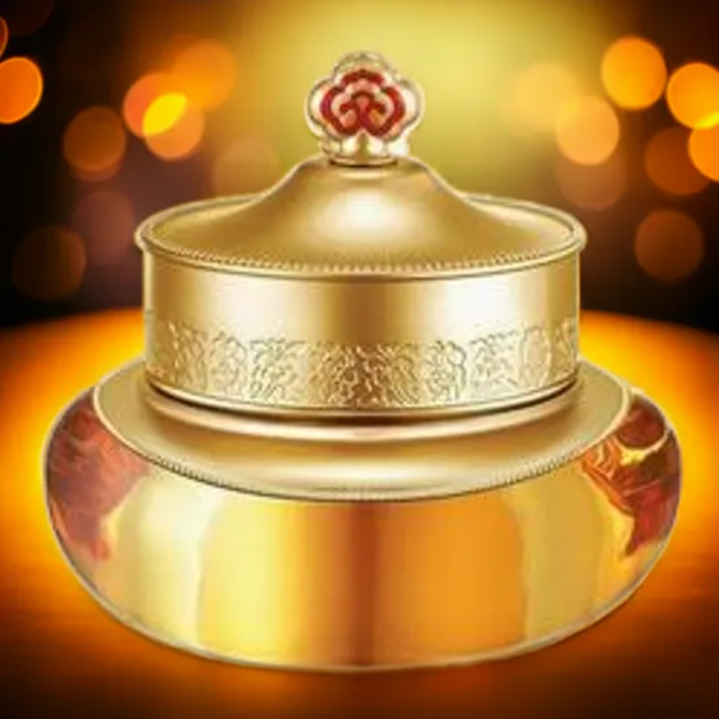 Golden jar of The History of Whoo Intensive Nutritive Cream – luxurious formula infused with herbal and ginseng extracts
