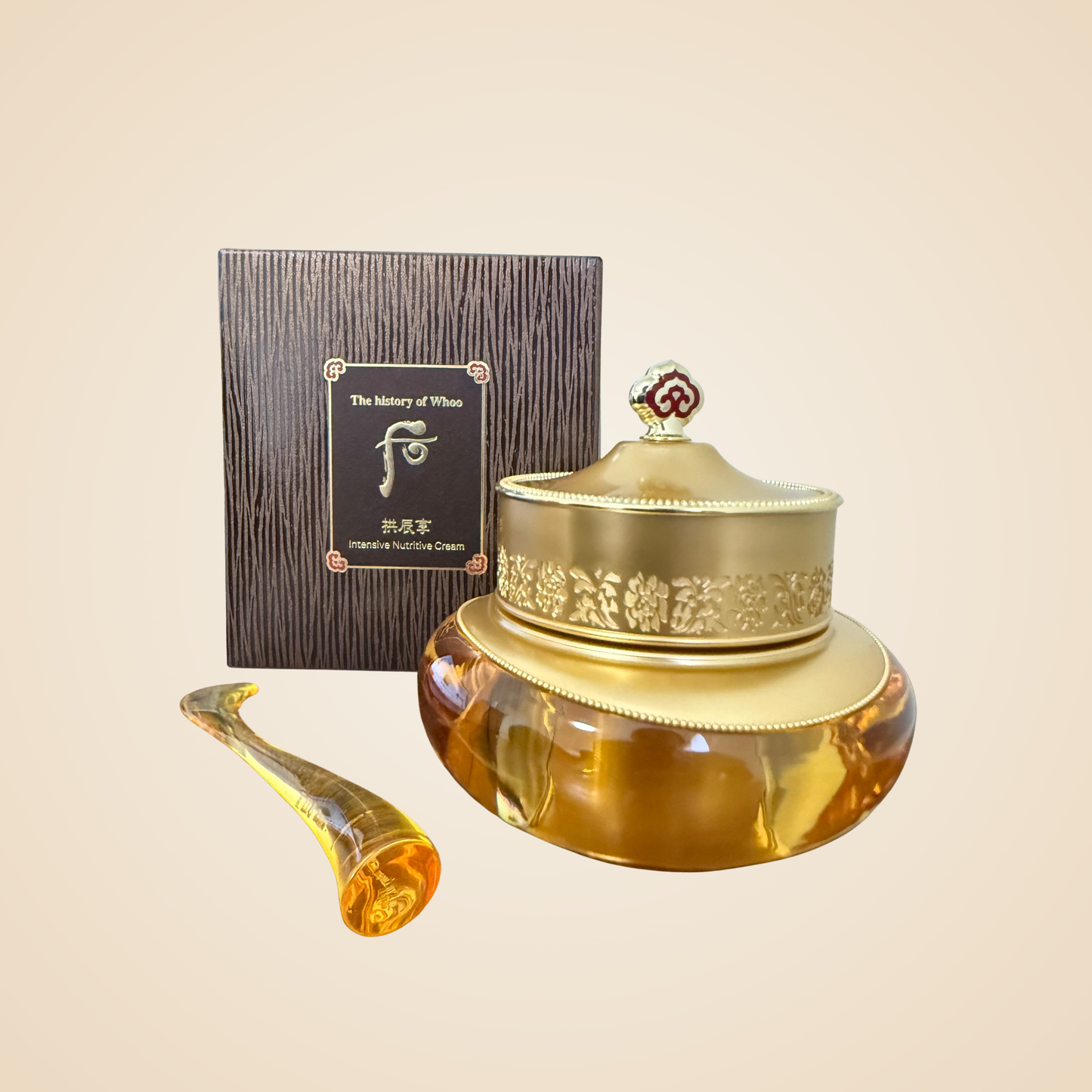 The History of Whoo Gongjinhyang Intensive Nutritive Cream 50 ml – complete set with gold spatula and ornate jar design