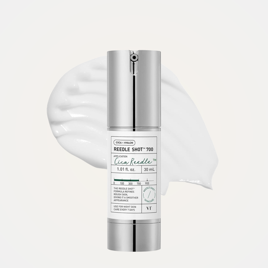 VT Reedle Shot 700 bottle with creamy serum texture on white background – high-strength exfoliating care