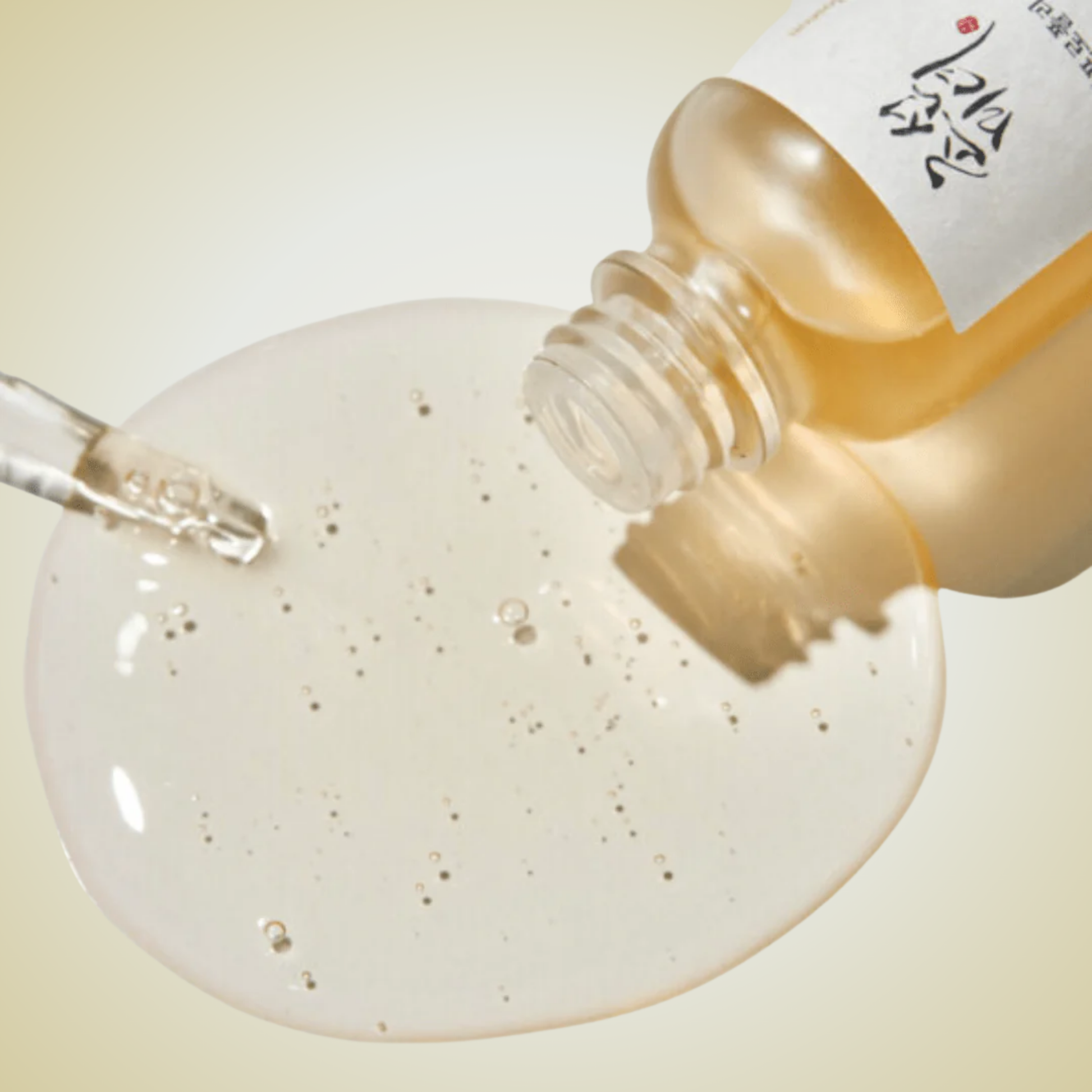 Beauty of Joseon Glow Serum being poured – smooth serum formula enriched with propolis and niacinamide.