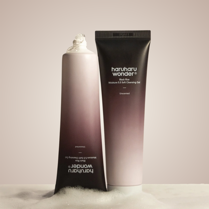 haruharu wonder Black Rice Moisture 5.5 Soft Cleansing Gel – vegan facial wash that preserves skin barrier