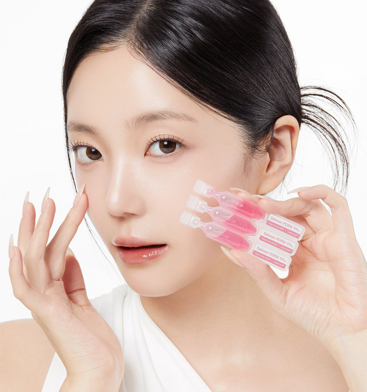 medicube PDRN Pink One Day Serum ampoule set for brightening and hydration