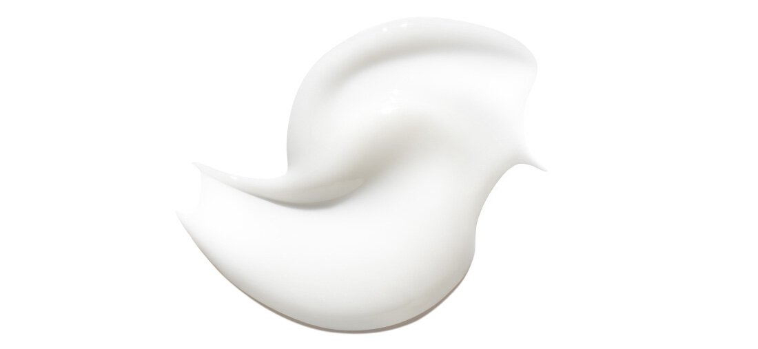 Silky cream-serum texture of Sulwhasoo Ginseng Brightening Serum for radiant skin